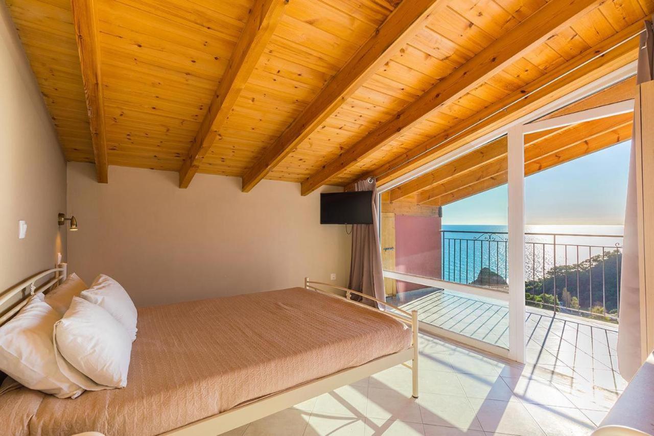 Luxury Loft Apartment With Pool - Pelekas Beach, Corfu Eksteriør billede