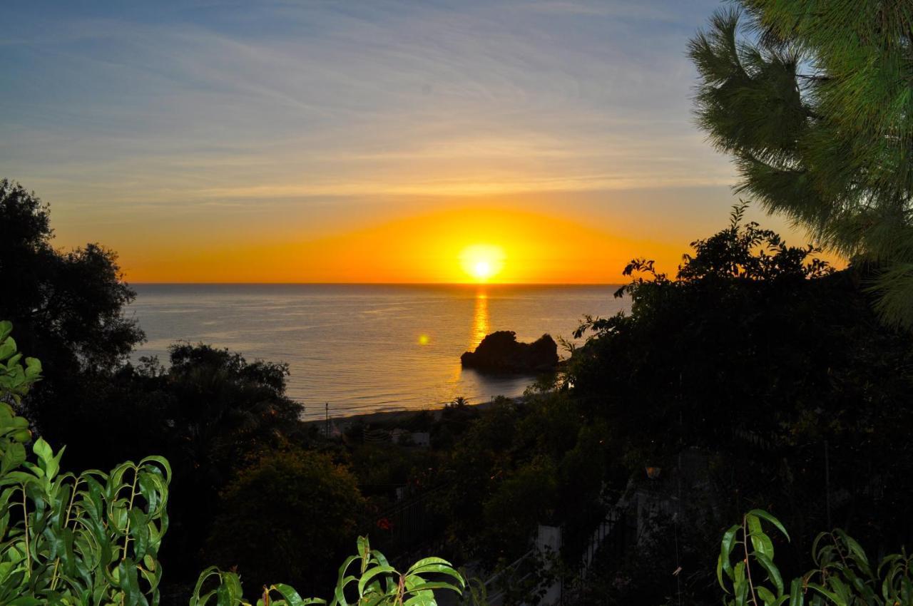 Luxury Loft Apartment With Pool - Pelekas Beach, Corfu Eksteriør billede